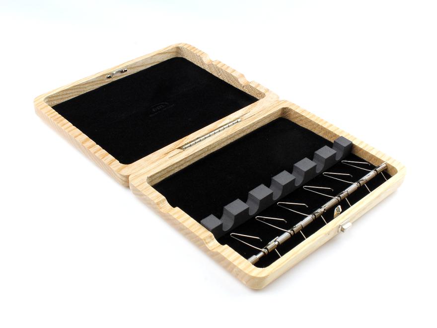 Wooden bassoon reed case, 6 reeds 
